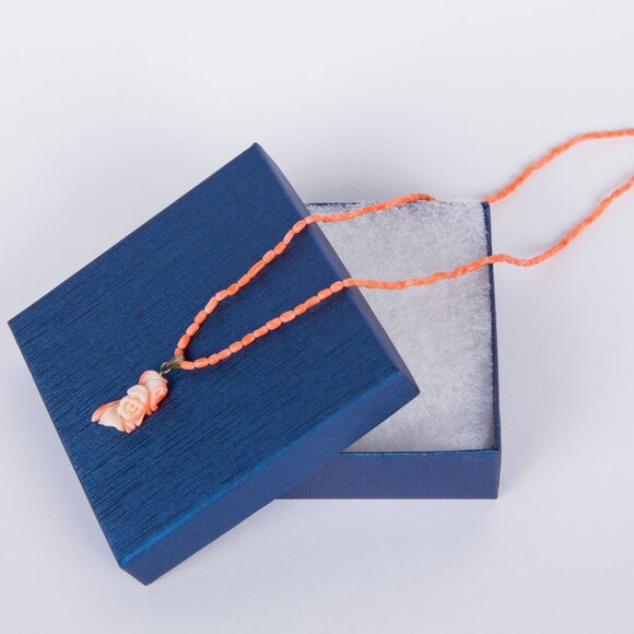 SOLD Vintage Angel Skin Coral Rice Style Beaded Necklace Carved Rose Pendant - Picture 5 of 10